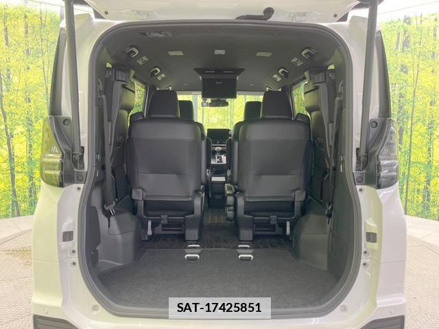 Toyota VOXY 2022-10 7871877-10
