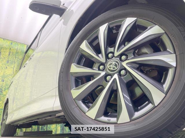 Toyota VOXY 2022-10 7871877-13