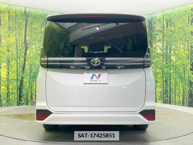 Toyota VOXY 2022-10 7871877-15
