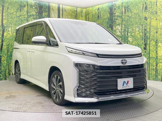 Toyota VOXY 2022-10 7871877-16