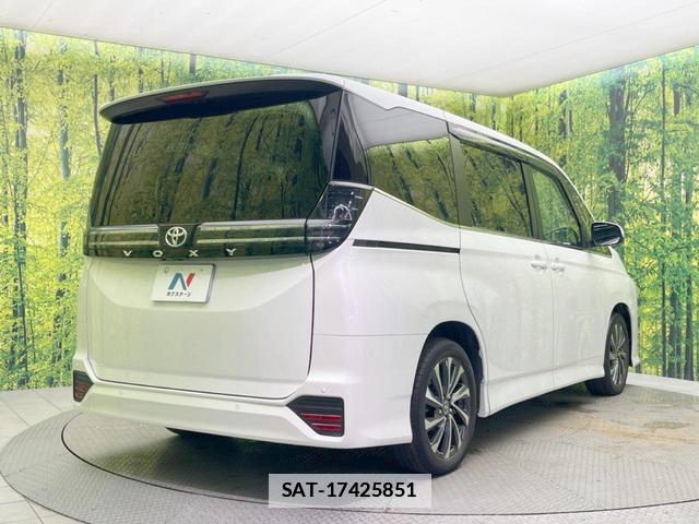Toyota VOXY 2022-10 7871877-17