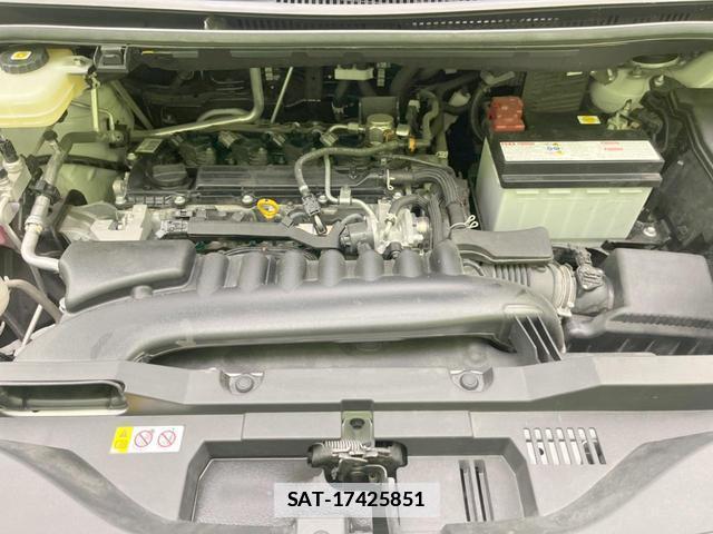 Toyota VOXY 2022-10 7871877-18
