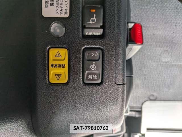 Toyota VOXY 2021-05 7872035-10