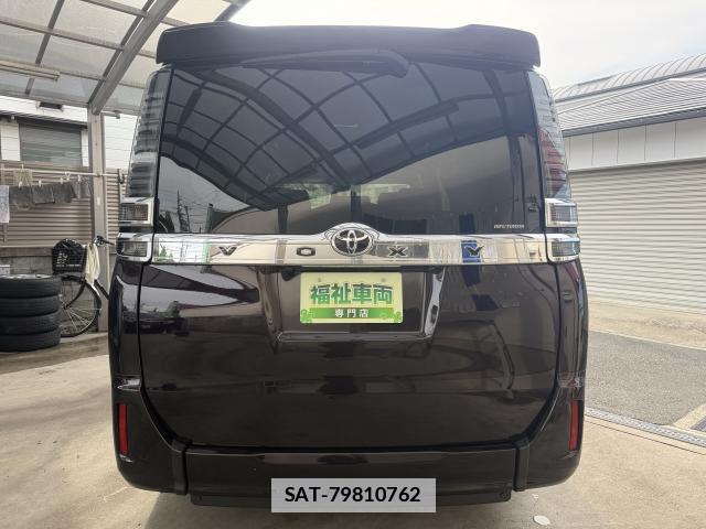 Toyota VOXY 2021-05 7872035-15