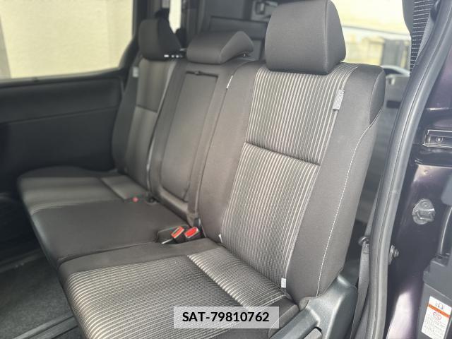Toyota VOXY 2021-05 7872035-19