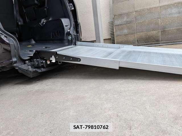 Toyota VOXY 2021-05 7872035-2