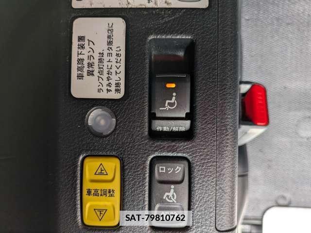 Toyota VOXY 2021-05 7872035-7