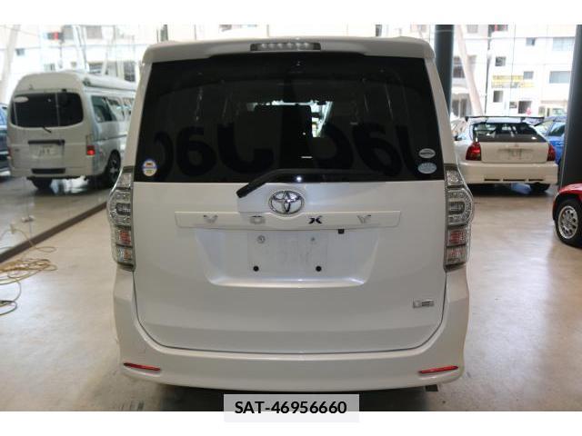 Toyota VOXY 2011-08 7872116-12