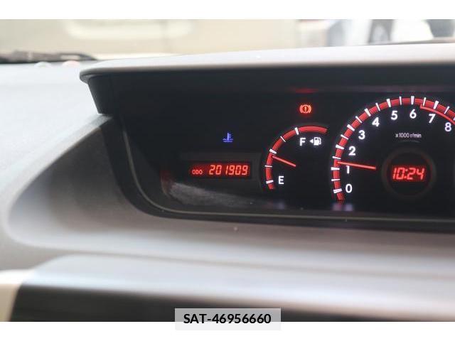 Toyota VOXY 2011-08 7872116-17