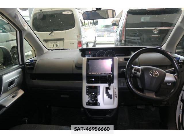 Toyota VOXY 2011-08 7872116-2