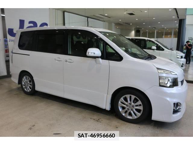 Toyota VOXY 2011-08 7872116-3