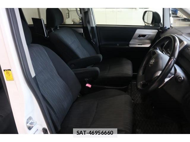 Toyota VOXY 2011-08 7872116-5