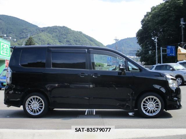 Toyota VOXY 2007-11 7872661-3