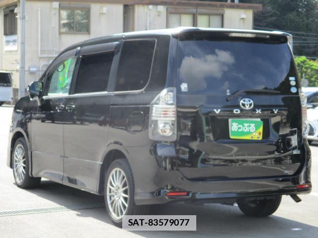 Toyota VOXY 2007-11 7872661-9