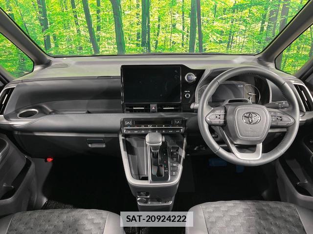 Toyota VOXY 2022-09 7872697-1