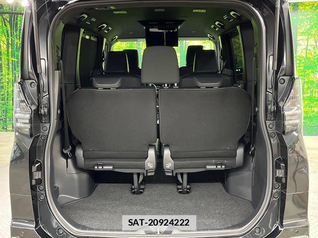 Toyota VOXY 2022-09 7872697-10