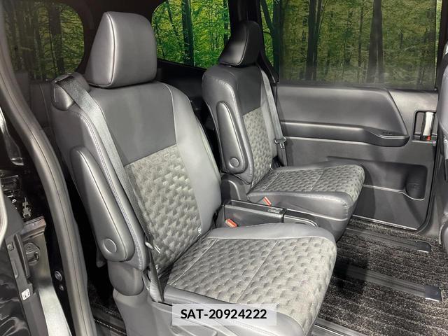 Toyota VOXY 2022-09 7872697-8