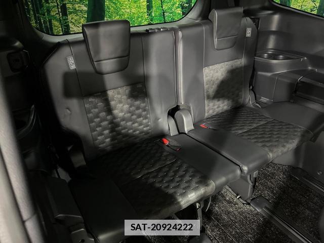 Toyota VOXY 2022-09 7872697-9