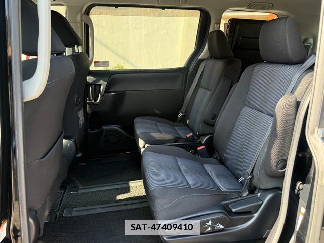 Toyota VOXY 2014-10 7872859-10