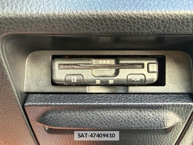 Toyota VOXY 2014-10 7872859-18