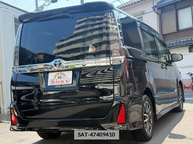 Toyota VOXY 2014-10 7872859-4