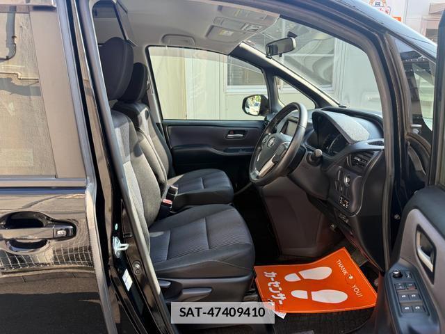 Toyota VOXY 2014-10 7872859-8