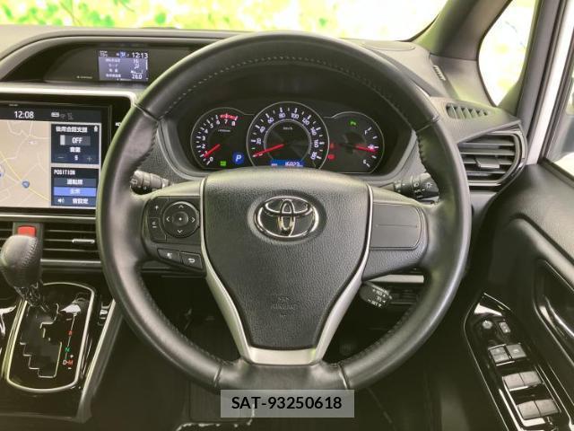 Toyota VOXY 2021-05 7872989-15