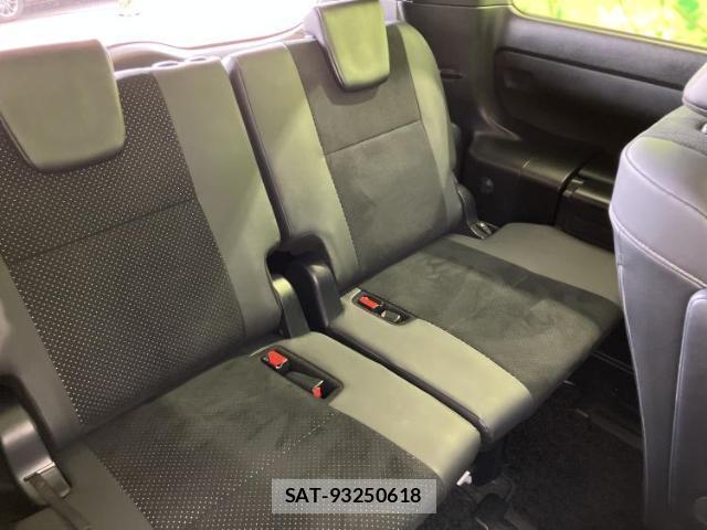 Toyota VOXY 2021-05 7872989-5