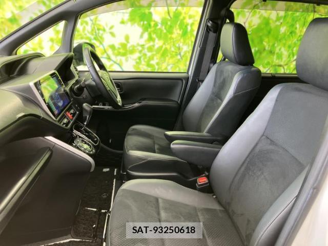 Toyota VOXY 2021-05 7872989-6