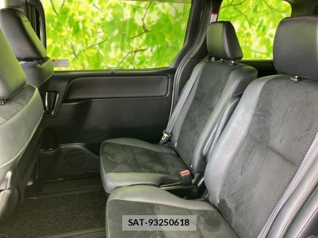 Toyota VOXY 2021-05 7872989-7