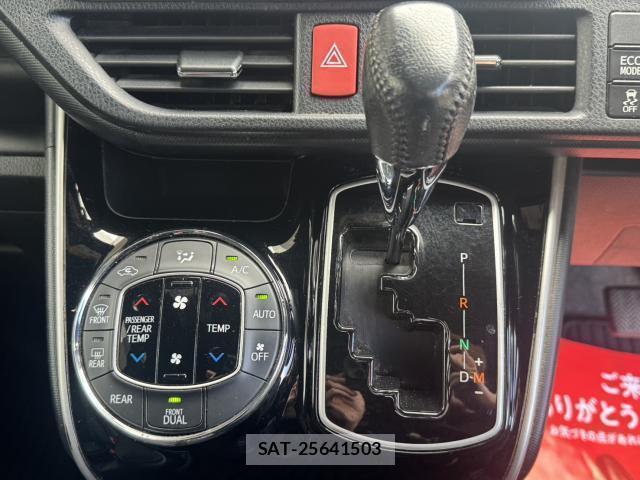 Toyota VOXY 2019-08 7873097-10