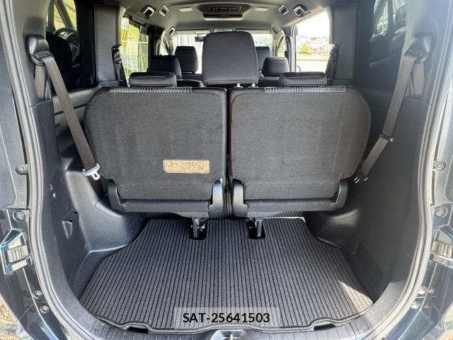 Toyota VOXY 2019-08 7873097-12
