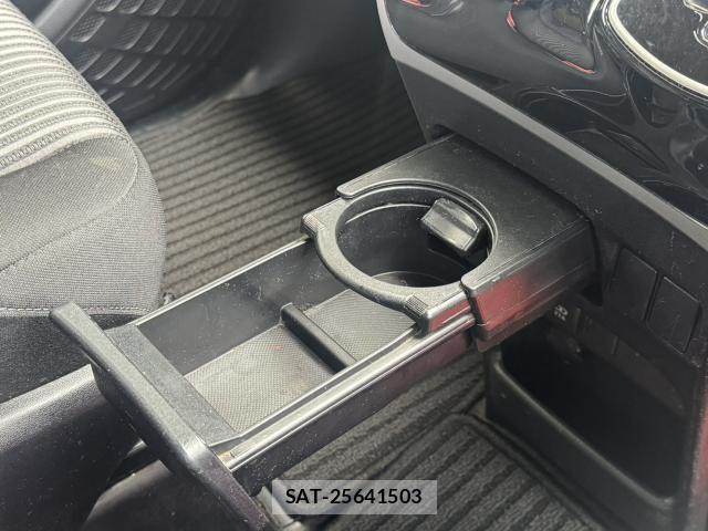 Toyota VOXY 2019-08 7873097-13