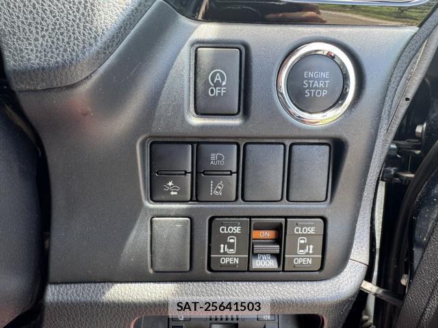 Toyota VOXY 2019-08 7873097-16