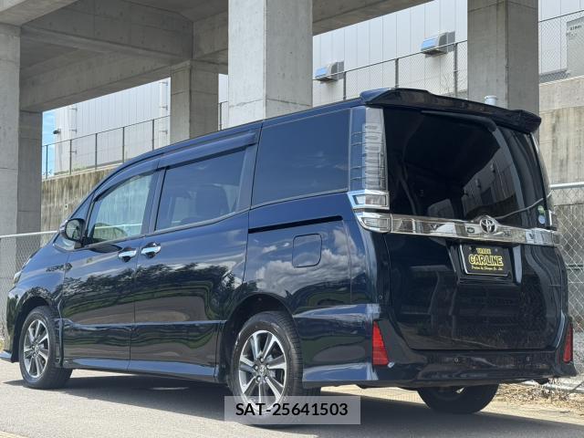 Toyota VOXY 2019-08 7873097-5