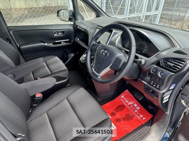 Toyota VOXY 2019-08 7873097-6