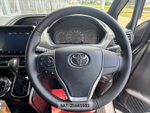 Toyota VOXY 2019-08 7873097-9