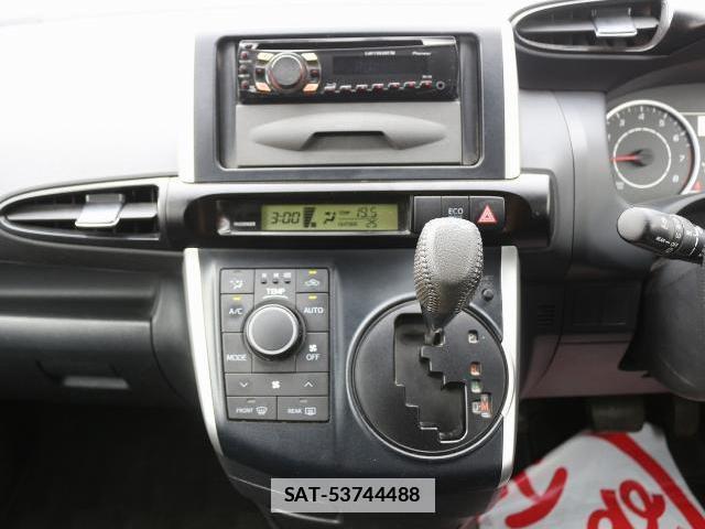 Toyota WISH 2011-05 7871477-16