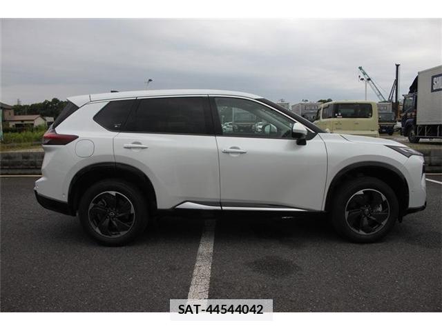 Nissan X-TRAIL 2026-03 7870951-14
