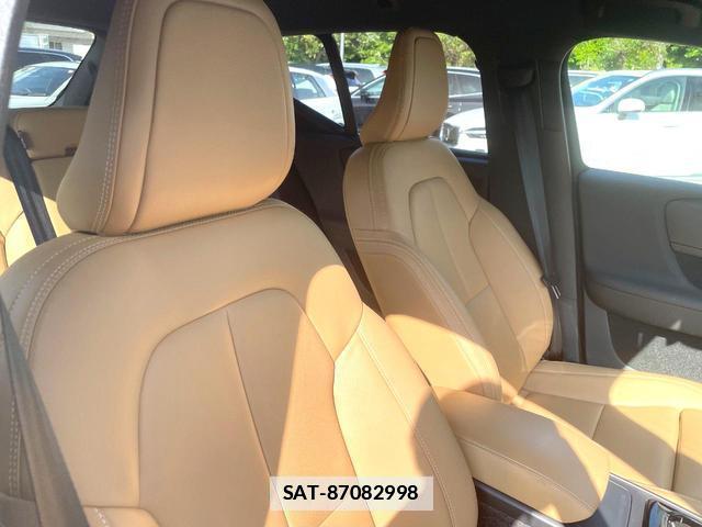 Volvo XC40 2021-06 7867817-11