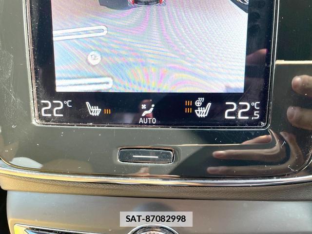 Volvo XC40 2021-06 7867817-8