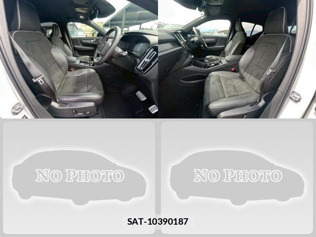 Volvo XC40 2021-04 7871582-5