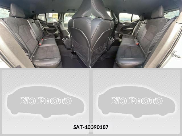 Volvo XC40 2021-04 7871582-6