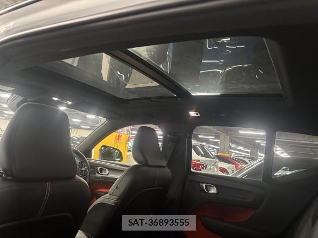 Volvo XC40 2018-11 7871697-4