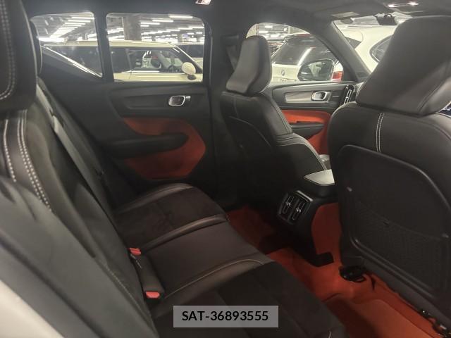 Volvo XC40 2018-11 7871697-8