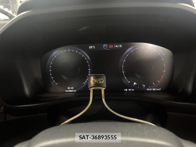 Volvo XC40 2018-11 7871697-9