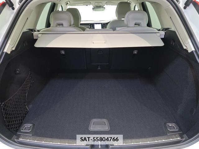 Volvo XC60 2022-08 7868352-12
