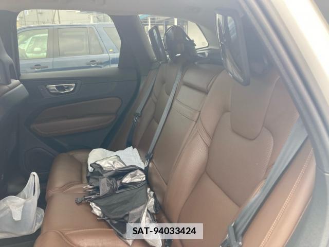 Volvo XC60 2018-06 7868630-16