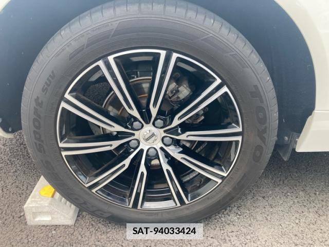 Volvo XC60 2018-06 7868630-4