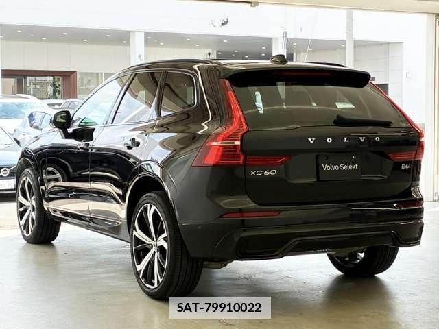 Volvo XC60 2022-03 7869389-10